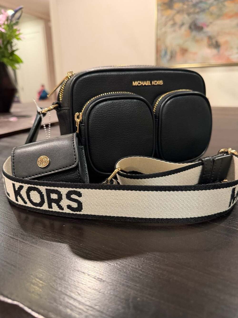 Michael Kors Jet Set Item Medium Pocket Crossbody Tech Attached Leather Bag Blac